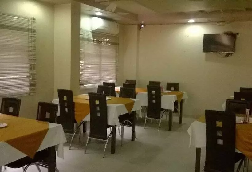 Отель Darbar International