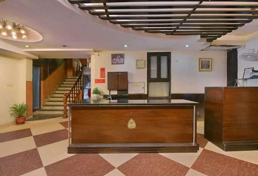 Hotel Fab Divine Inn