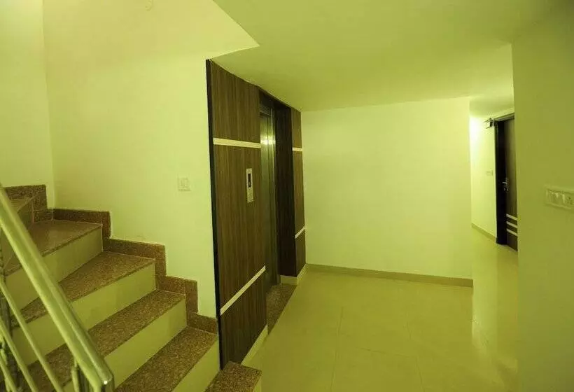 ホテル Hkj Residency