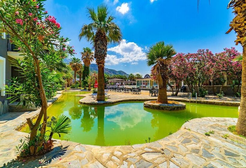 酒店 Larina Thermal Resort & Spa