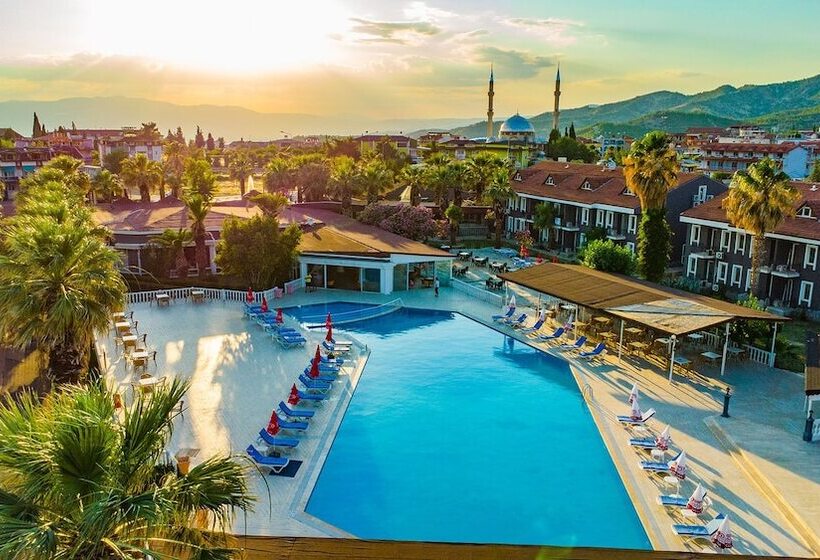 酒店 Larina Thermal Resort & Spa