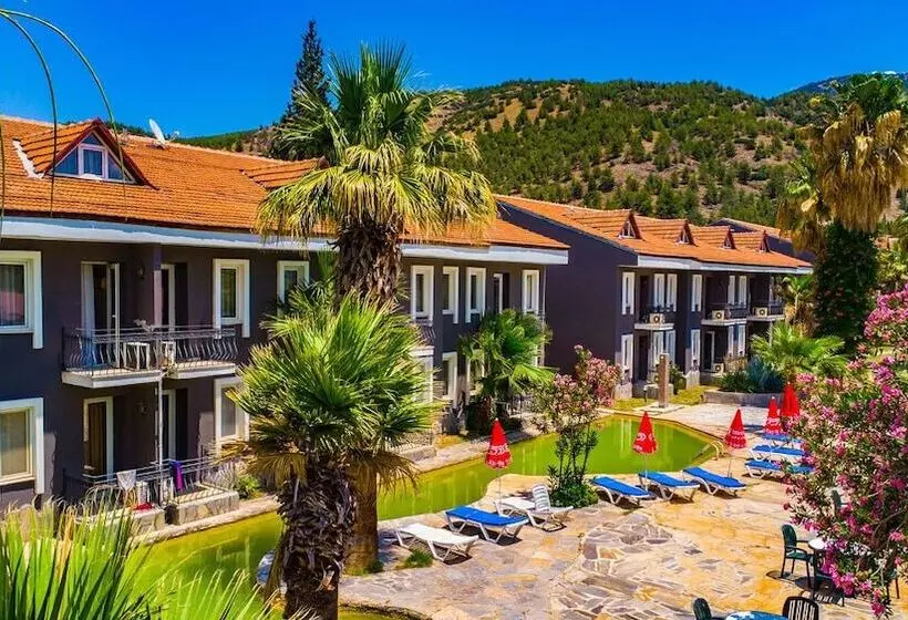 בית מלון כפרי Larina Thermal Resort & Spa