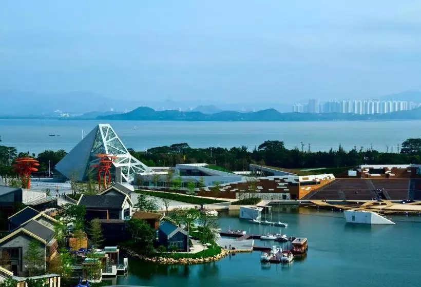 Отель Bay Breeze