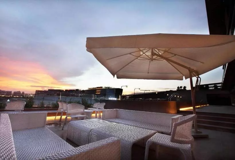 Отель Bay Breeze