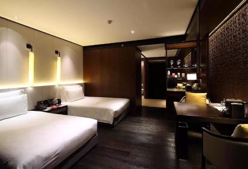 Отель Bay Breeze