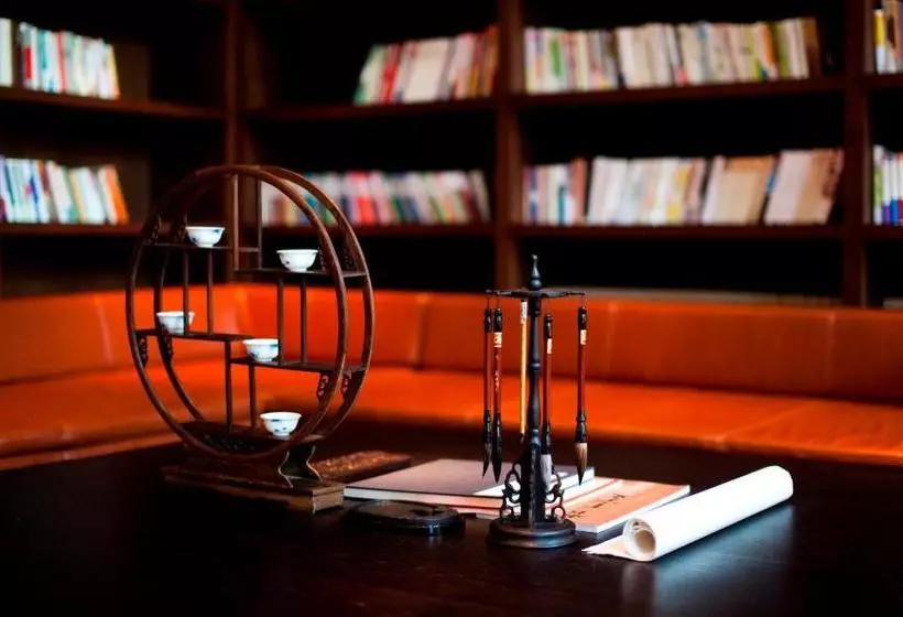 Отель Bay Breeze