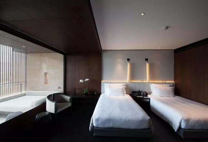 Отель Bay Breeze