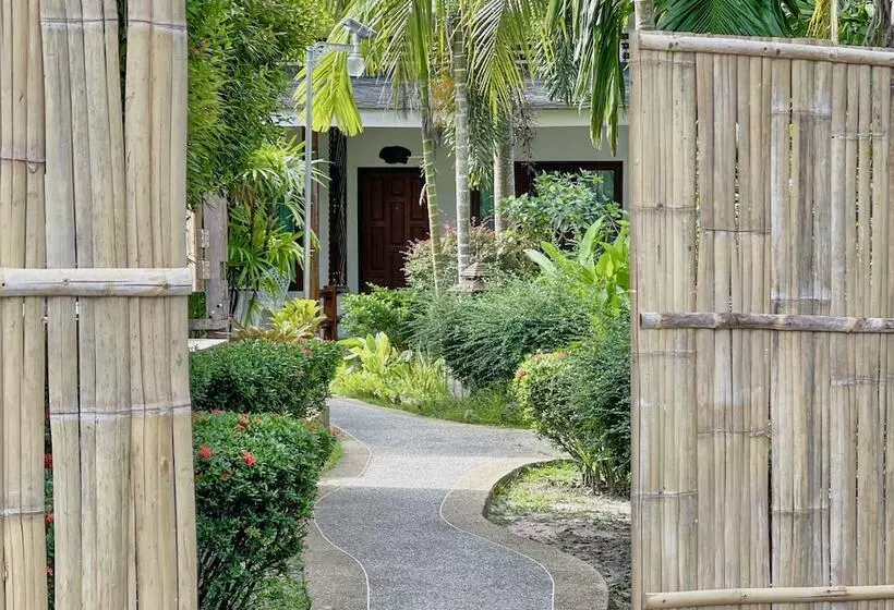 호텔 Phuvara Boutique Aonang