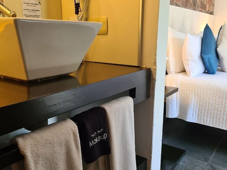 هتل Posada El Capullo