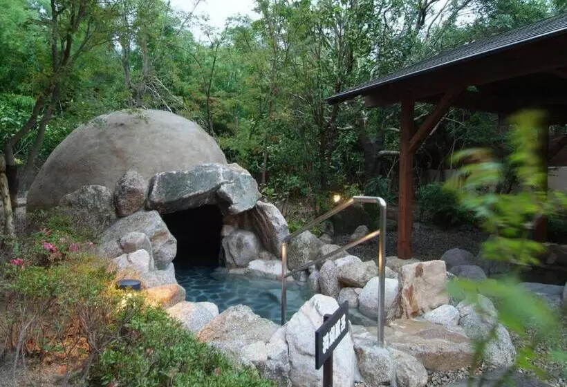 Отель Route Inn Grantia Fukuoka Miyawaka  Wakita Onsen