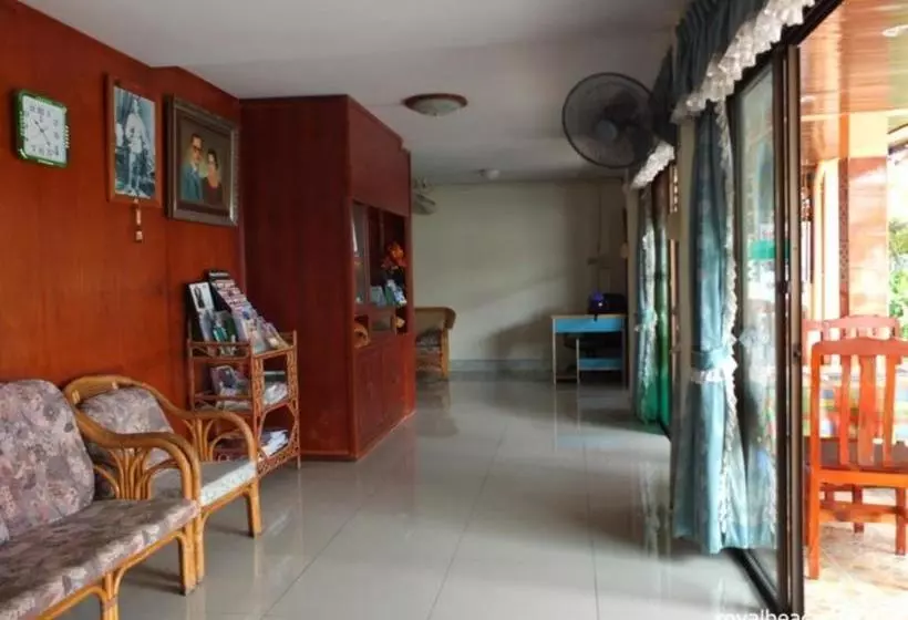 هتل Royal Beach Guest House