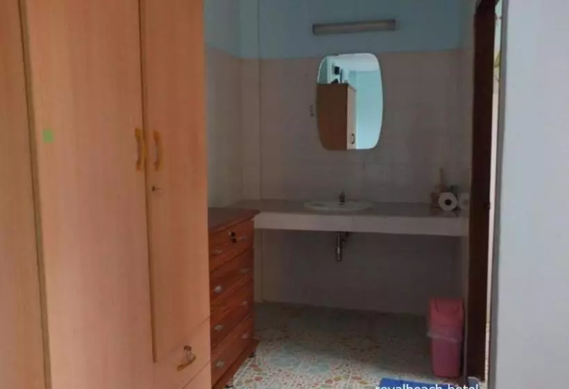 هتل Royal Beach Guest House