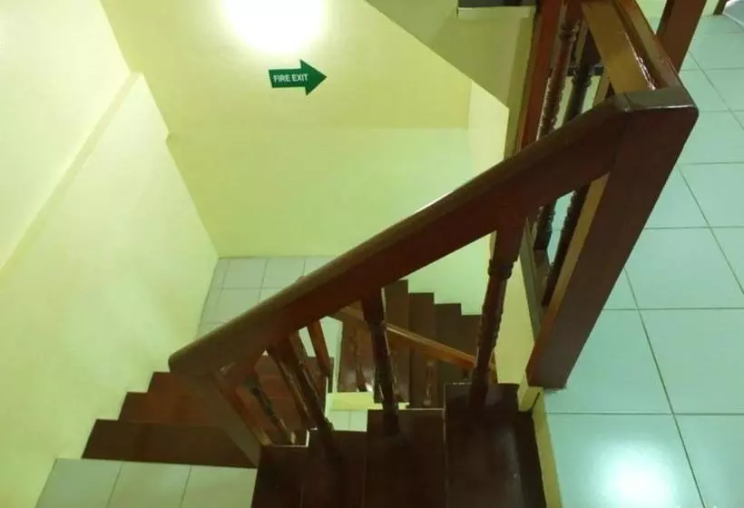 هتل Royal Beach Guest House