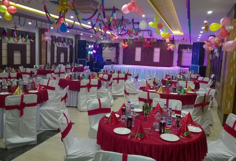 Отель Seven Hills Tower