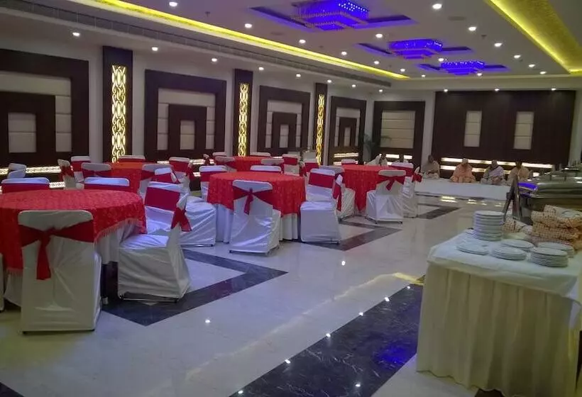 هتل Seven Hills Tower