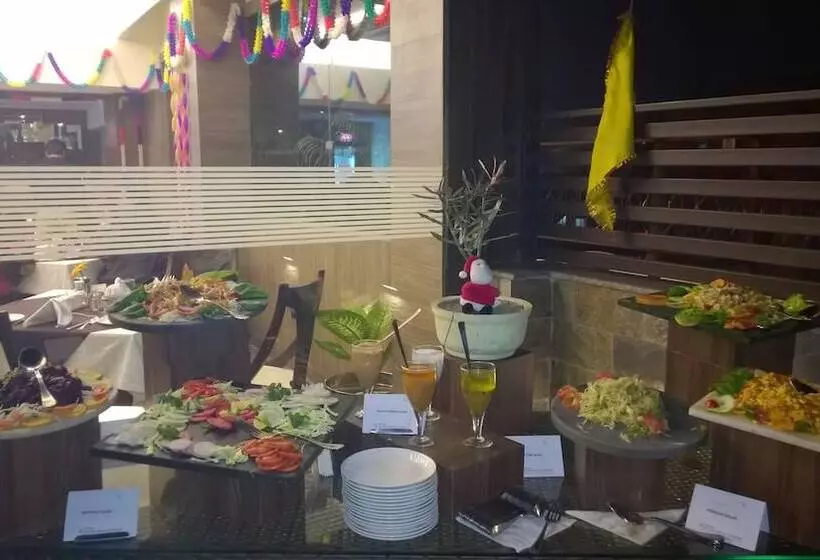 هتل Seven Hills Tower