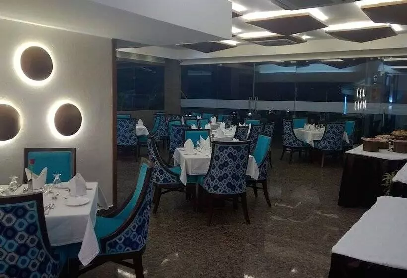 هتل Seven Hills Tower