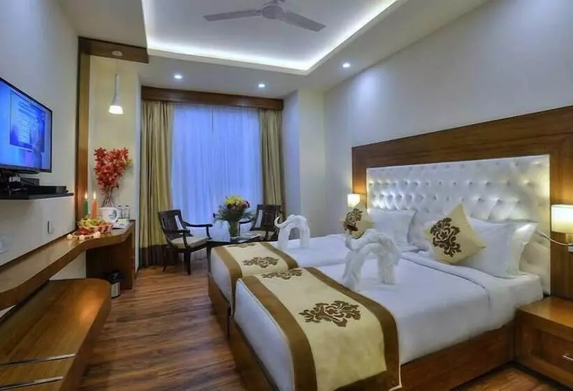 هتل Seven Hills Tower