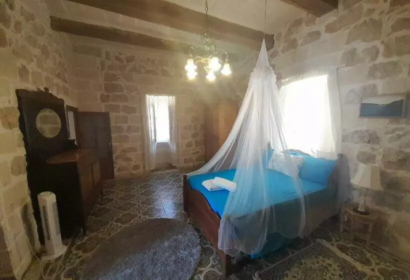 تختخواب و صبحانه Farmhouse Zebbug