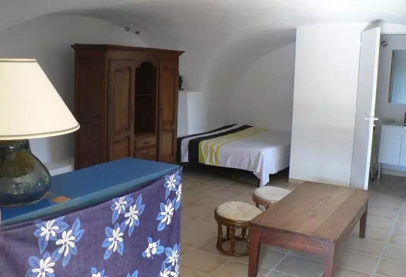ベッドアンドブレックファースト Le Relais De Vazeille