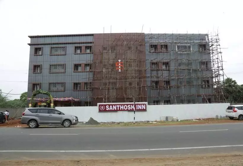 Hotelli Santhosh Inn