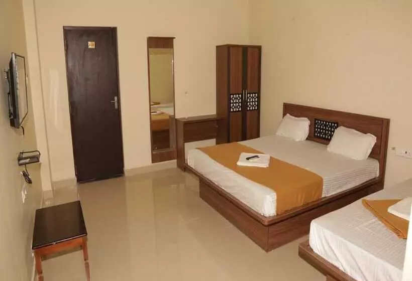 Hotelli Santhosh Inn