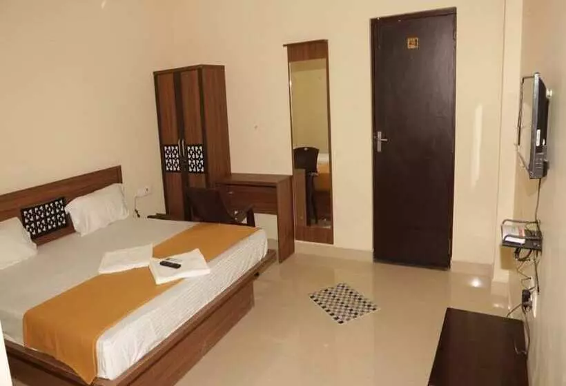 Hotelli Santhosh Inn