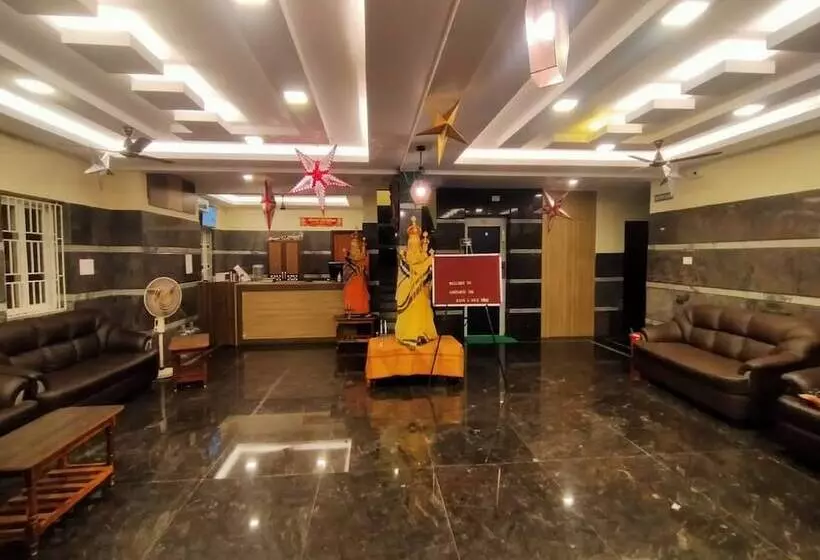Hotelli Santhosh Inn