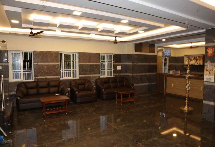 בית מלון כפרי Santhosh Inn