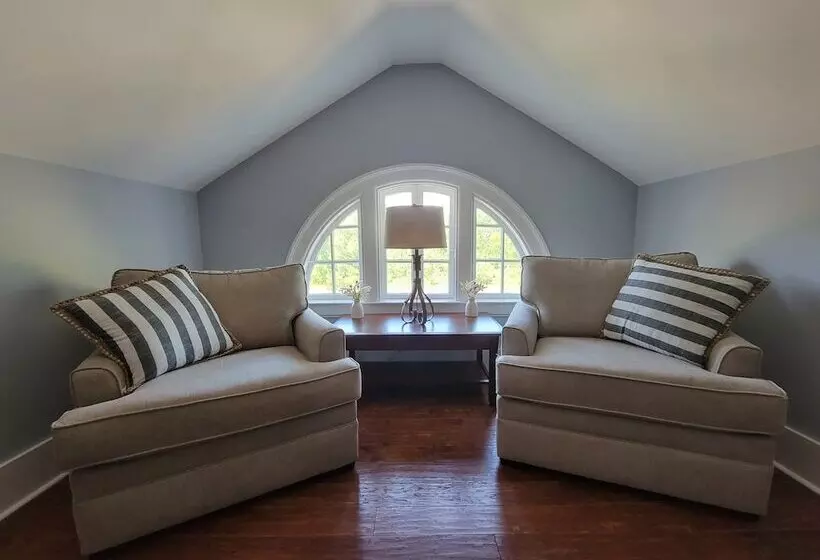 Hotelli The Hidden Inn