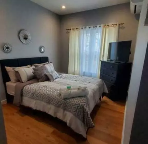 پانسیون Guest House Located 10 Minutes From Jfk Airport