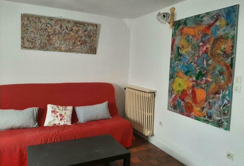 פנסיון La Caverne Du Buisson