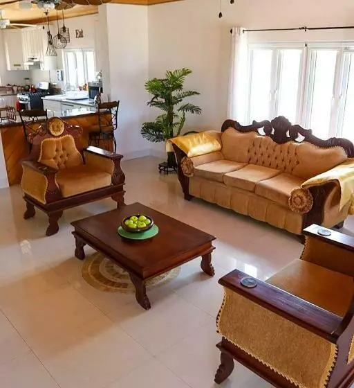 پانسیون Redknot Manor Guest House/