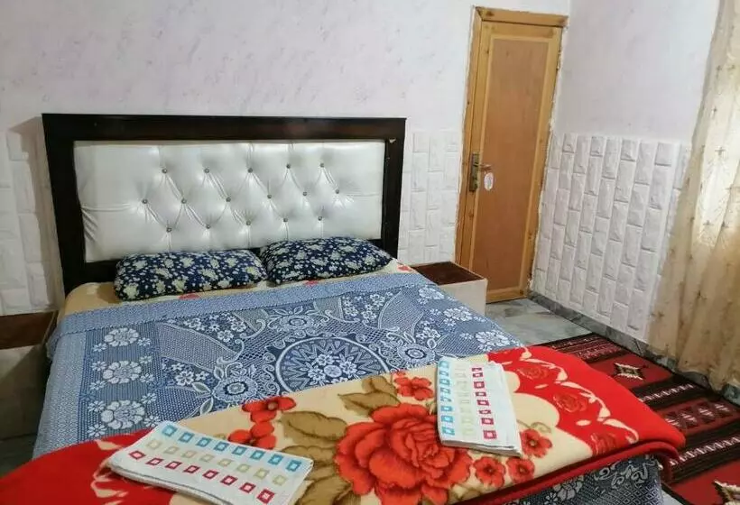 تختخواب و صبحانه Guest House Hazem