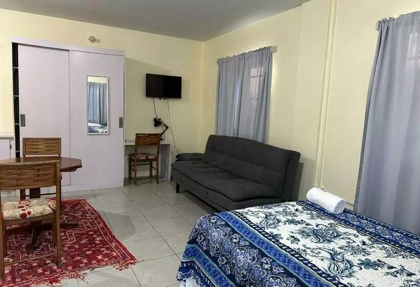 تختخواب و صبحانه Traum House