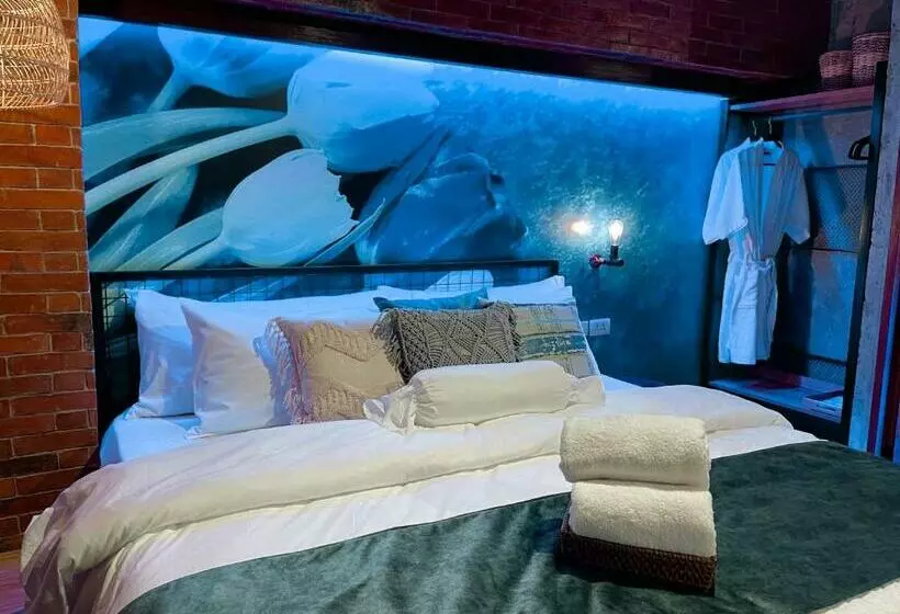 Hotelli Blue Tulip   4mins From Mactan Airport