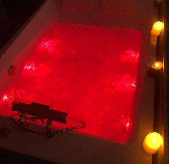 فندق Chambre Privative Avec Baignoire Balneo