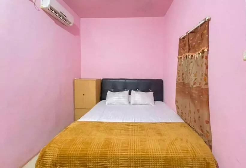 ホテル Homestay Punokawan Puncak Indah Kota Malili Mitra Reddoorz