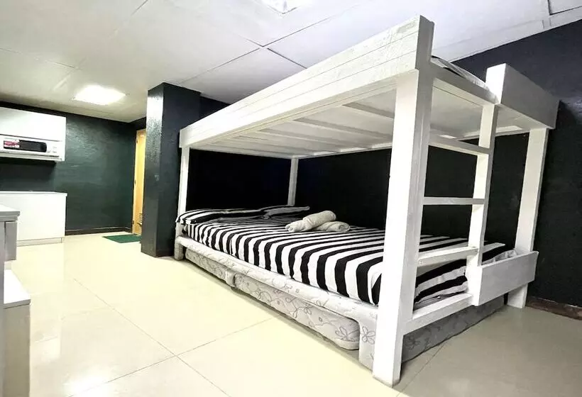 Hotelli Oyo 910 Sabaidee Suites