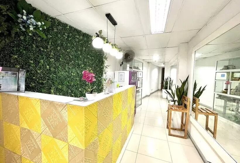 Hotelli Oyo 910 Sabaidee Suites