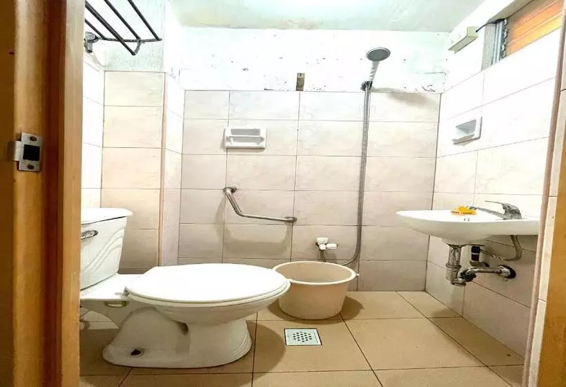 Hotelli Oyo 910 Sabaidee Suites