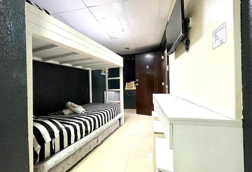 Hôtel Oyo 910 Sabaidee Suites