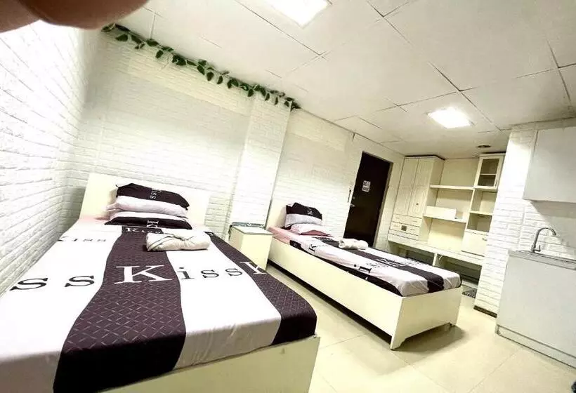 Hotelli Oyo 910 Sabaidee Suites