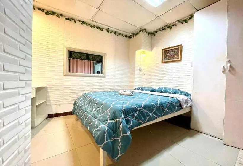 Hotelli Oyo 910 Sabaidee Suites