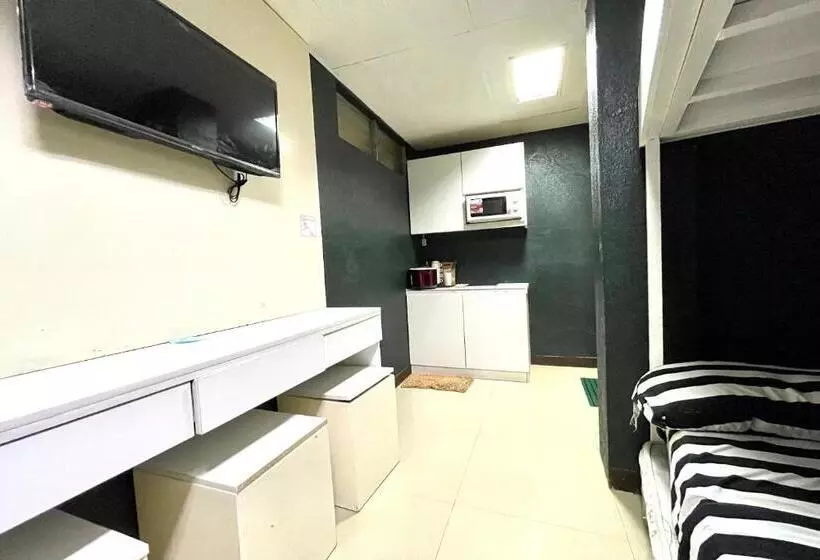 Hotelli Oyo 910 Sabaidee Suites