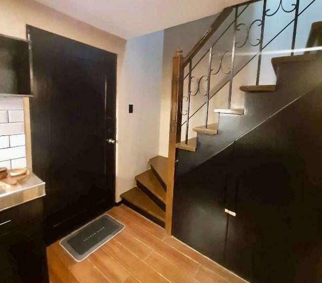 Iv’s Condo W/ Netflix, Wifi & Karaoke