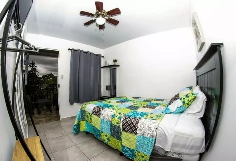 پانسیون Hostal Jasmin