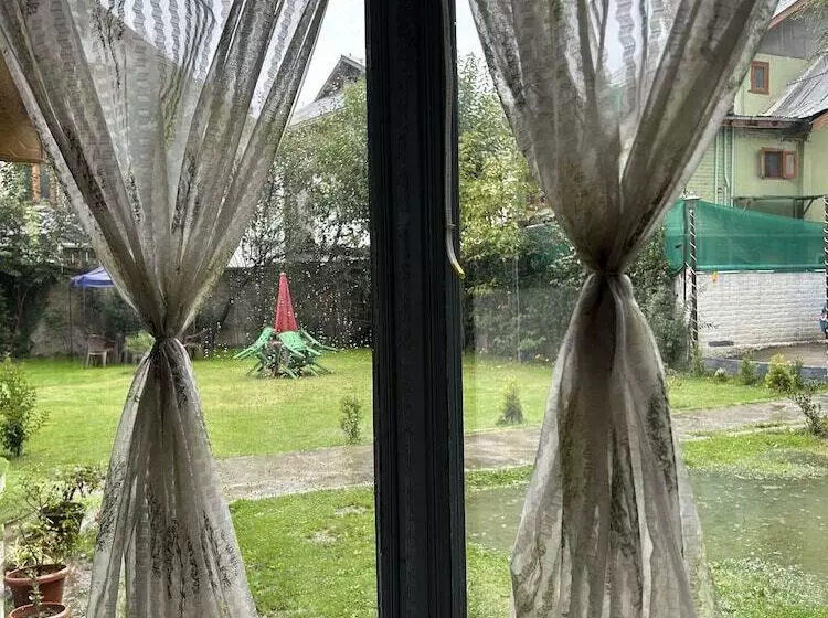 ペンション The Iceland Hotel Srinagar