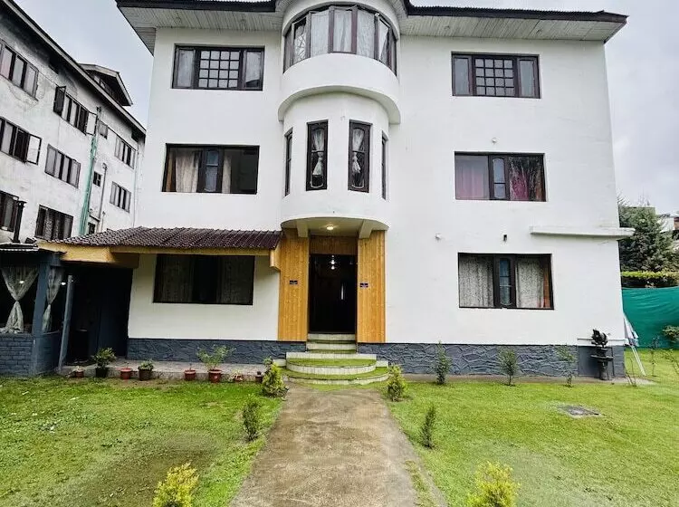 ペンション The Iceland Hotel Srinagar