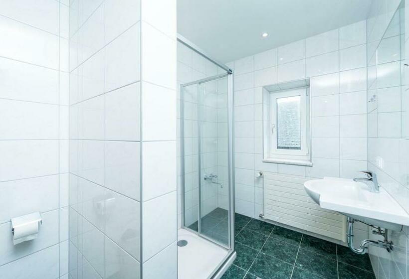 הוסטל Gasthaus Bauer